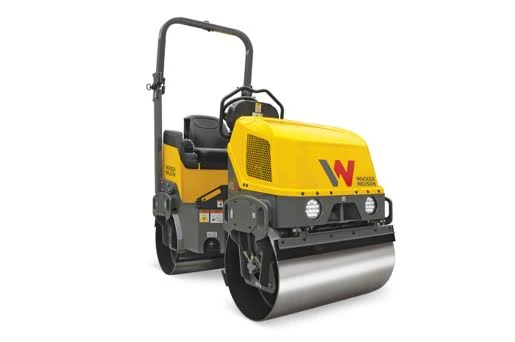 Roller, 1.5 Ton Ride On w/ Vibration & Water Spray Smooth Drum